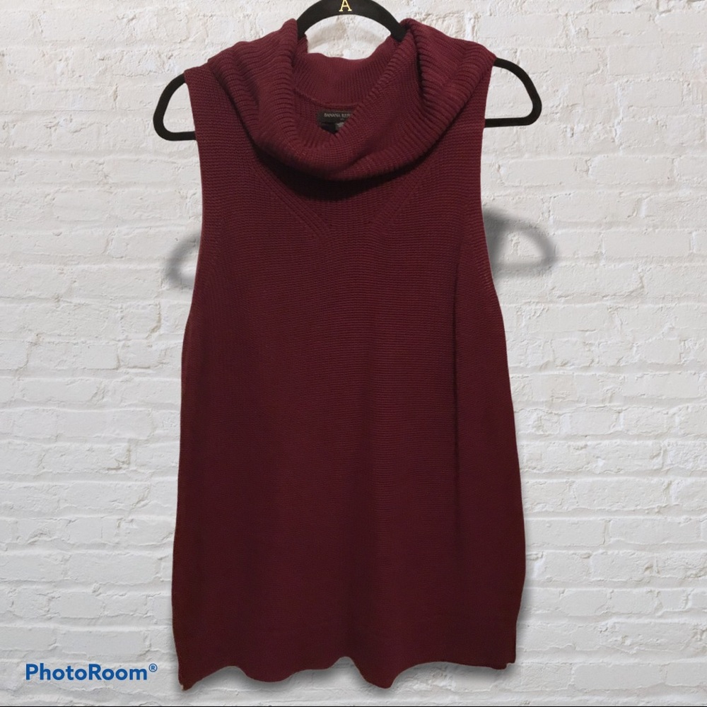 Women’s knit crimson colored sweater